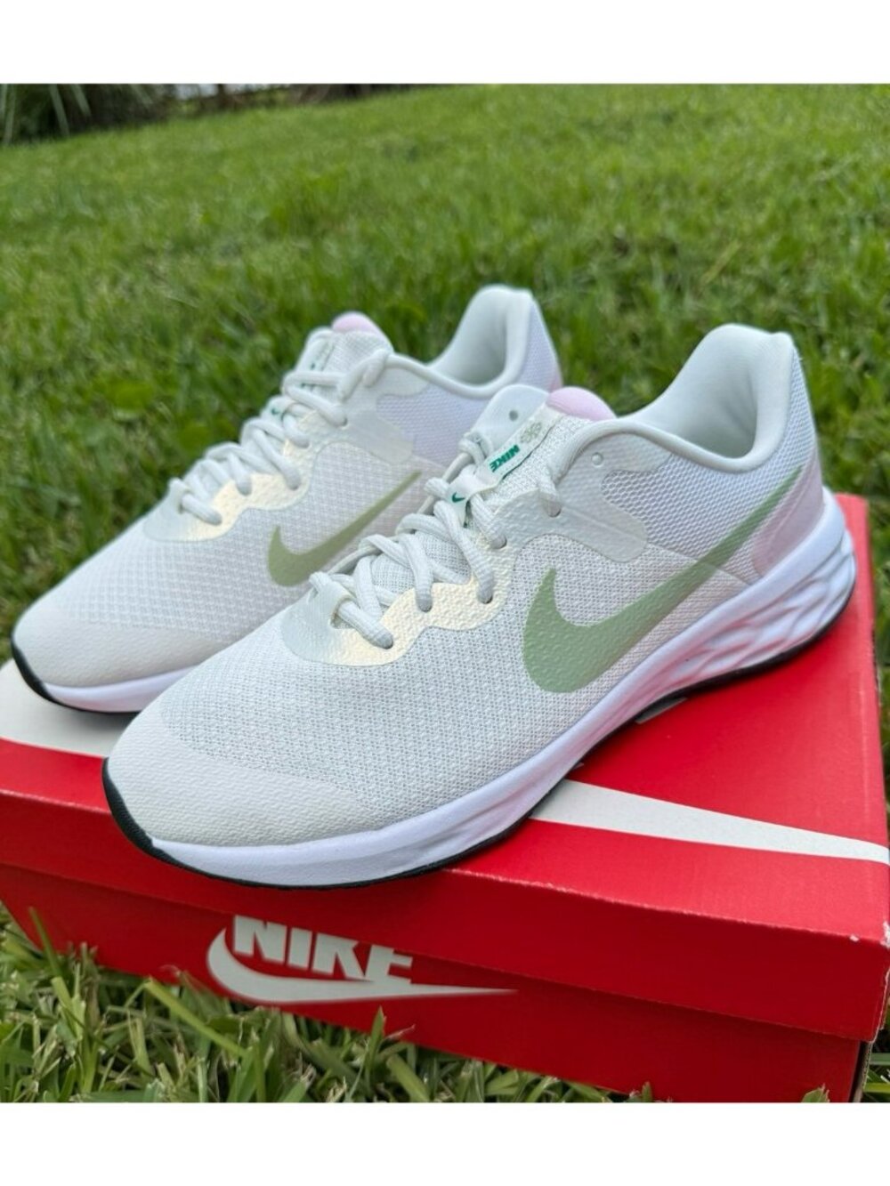 8.5 WOMEN'S NIKE REVOLUTION 6 NN WHITE / IRIDESCENT SNEAKERS RUNNING DR9980-115